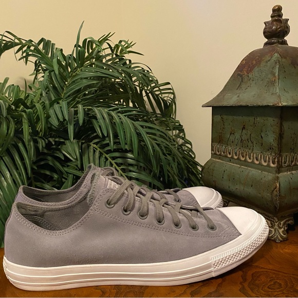 Converse Chuck Taylor Leather Sneakers - Picture 5 of 8